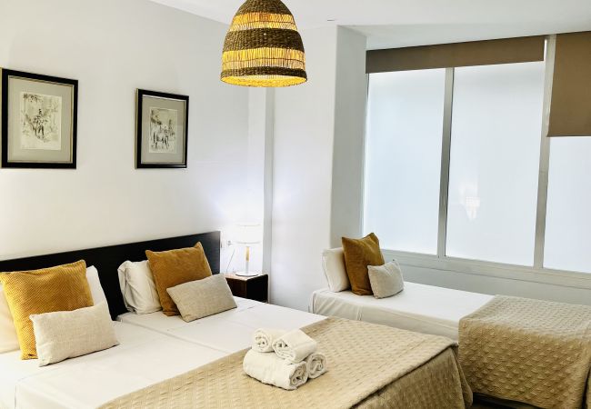 Apartment in Valencia / València - A (VA012.1) TH Ayuntamiento 1A