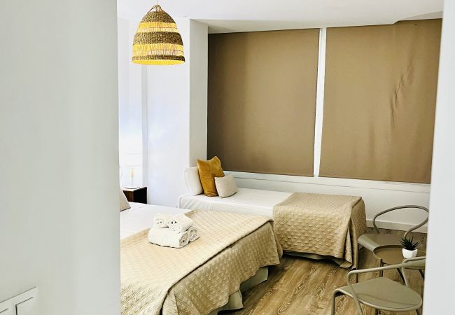 Apartment in Valencia / València - A (VA012.1) TH Ayuntamiento 1A