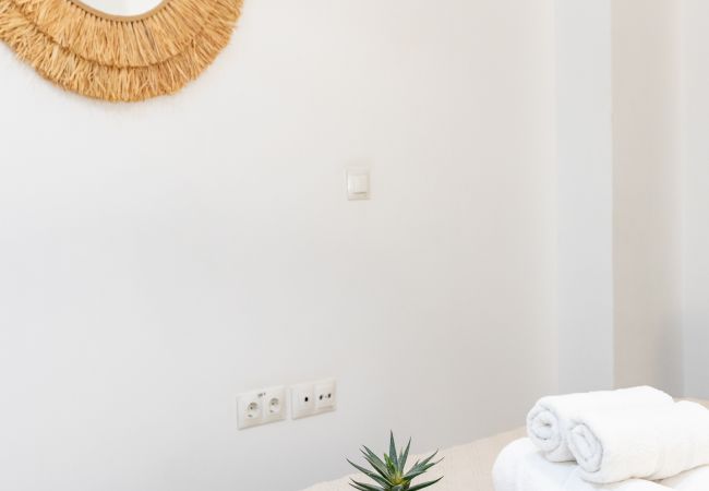 Apartment in Valencia / València - A (VA012.1) TH Ayuntamiento 1A