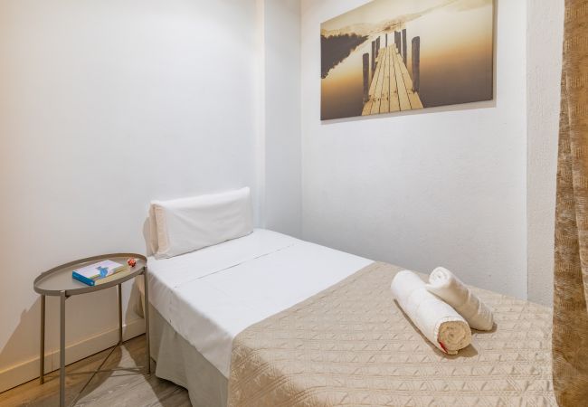 Apartment in Valencia / València - A (VA012.1) TH Ayuntamiento 1A