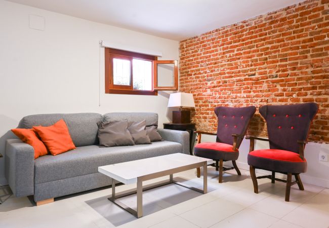 Apartment in Madrid - M (AXIII83) Apartamento con jardín Hispanoamérica