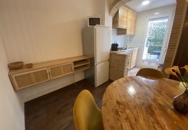 Apartment in Valencia / València - A (VA046) TH Cabanyal