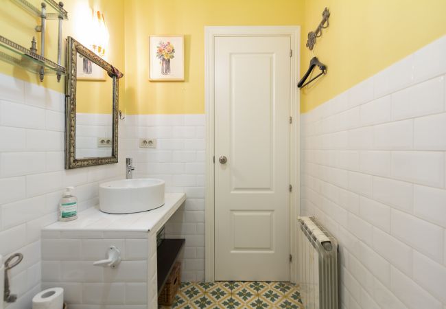 Apartment in Madrid - M (EST8) Apto. Tribunal-Malasaña-Chueca