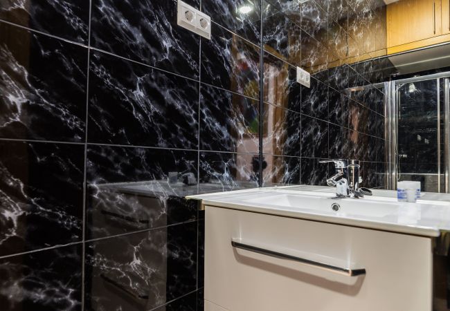 Apartment in Madrid - M (HGA5B) LUXE Madrid Norte R. Madrid Stadium