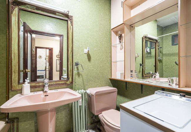 Apartment in Madrid - M (MDM32) Apartamento Centro Negocios Castellana