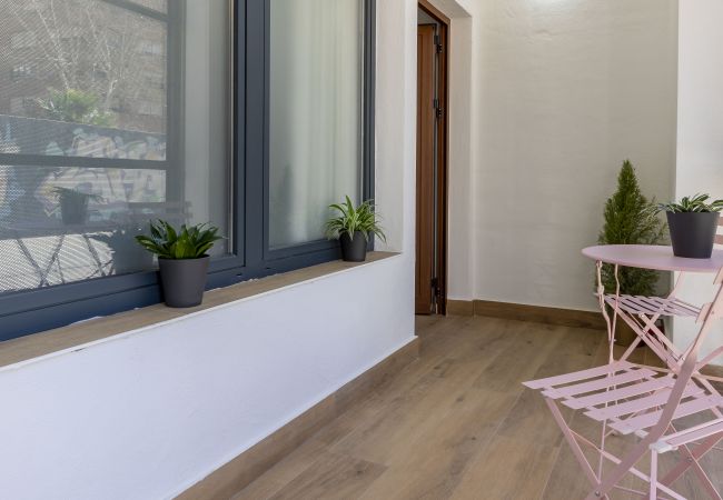 Apartment in Valencia / València - Travel Habitat Patraix Suite con Terracita